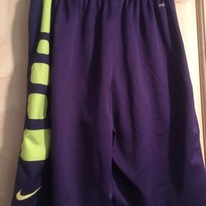 Nike Youth M BBall shorts Purple/Yellow